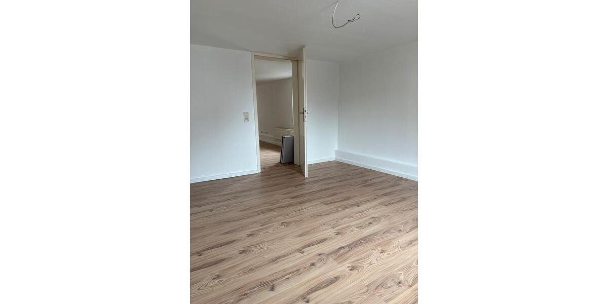 Etagenwohnung Rodenberg - 4 Zimmer, 106 m&sup2;, 1.150&euro; | Angebot:25935216