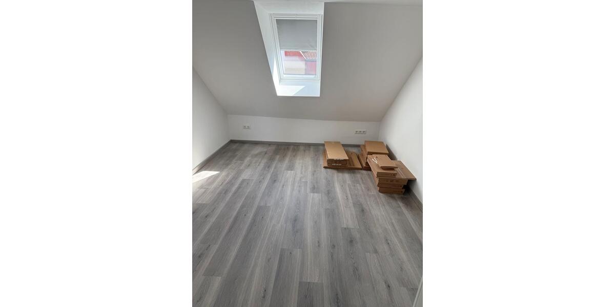 Dachgeschoßwohnung Ronnenberg - 2.5 Zimmer, 55 m&sup2;, 745&euro; | Angebot:25937153