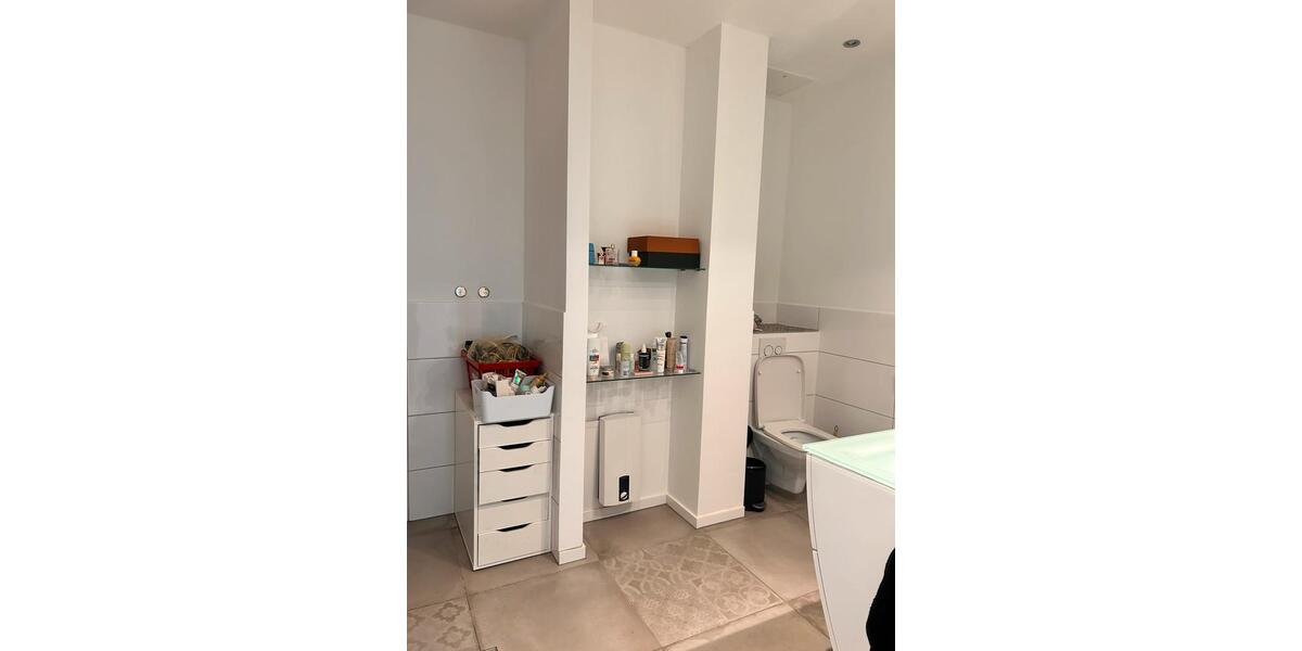 Etagenwohnung Hannover - 2 Zimmer, 65 m&sup2;, 680&euro; | Angebot:25360325