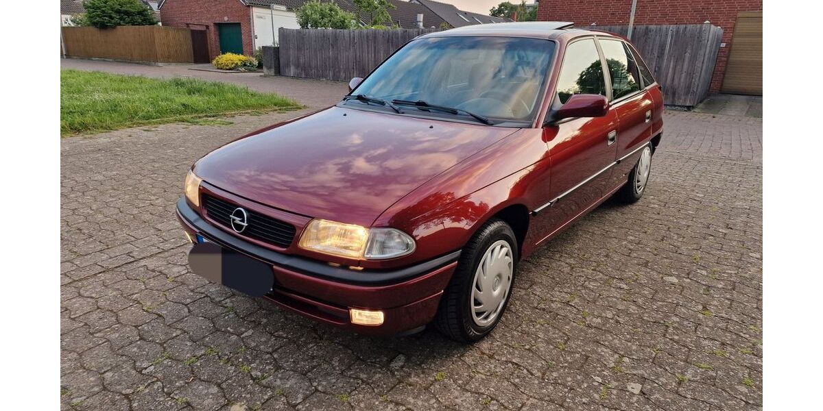 Opel Astra 93.555 km 2.500 &euro; Hannover 30177