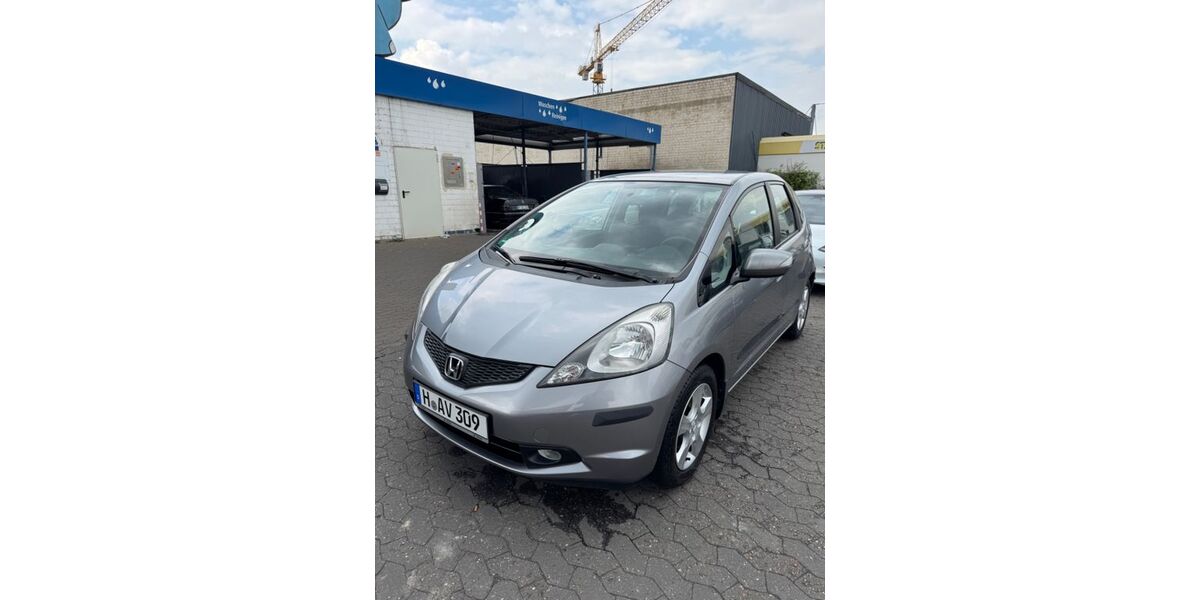 Honda Jazz 88.000 km 7.499 &euro; Hannover 30419