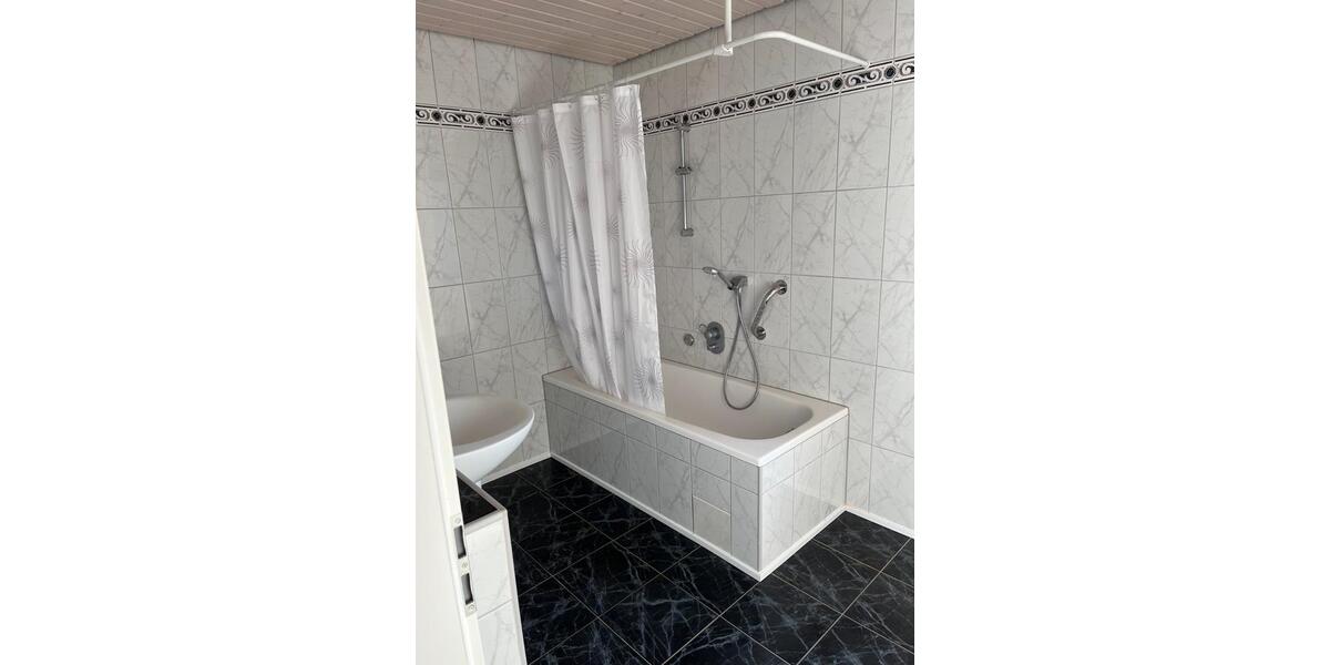 Etagenwohnung Barsinghausen - 3 Zimmer, 100 m&sup2;, 900&euro; | Angebot:25320534