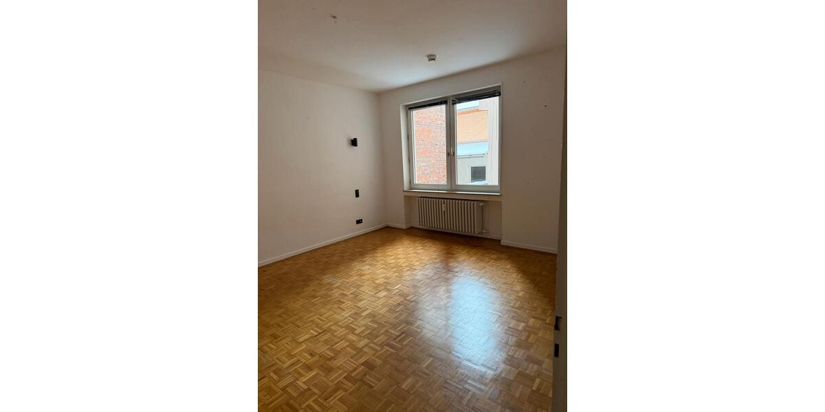 Erdgeschoßwohnung Hannover Vahrenwald-List - 3.5 Zimmer, 133 m&sup2;, 1.600&euro; | Angebot:24805765