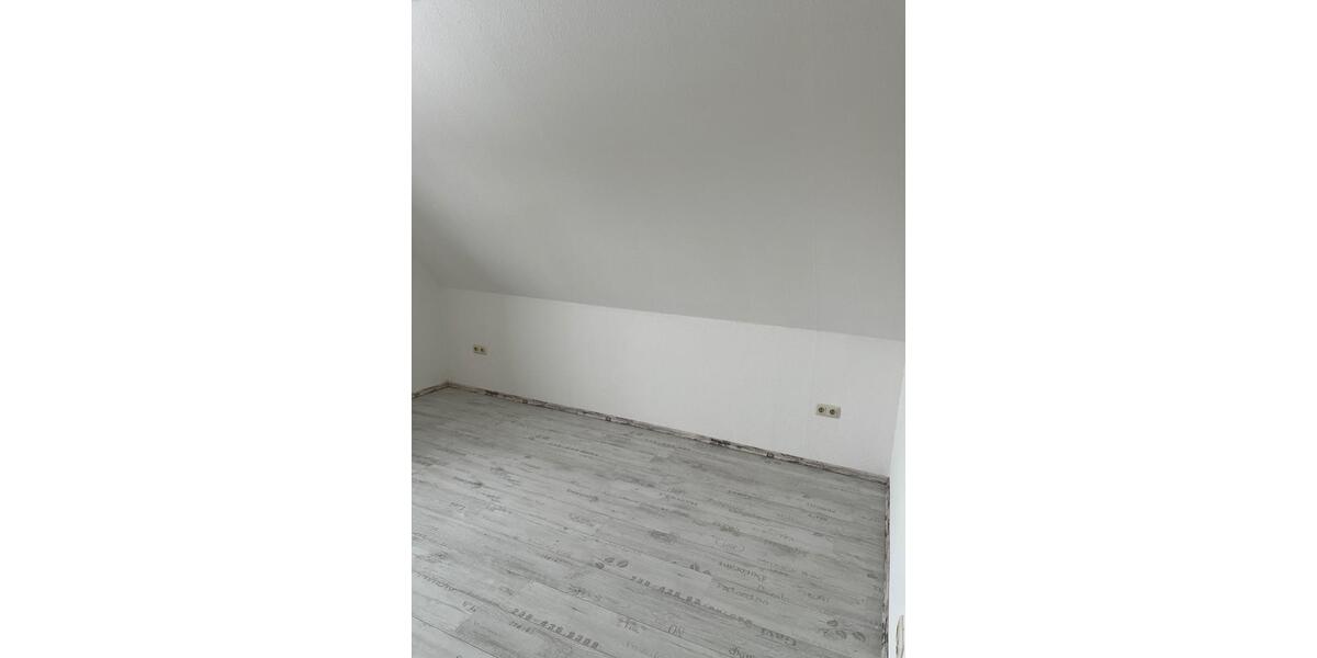 Etagenwohnung Lehrte - 3 Zimmer, 94 m&sup2;, 1.150&euro; | Angebot:24838965