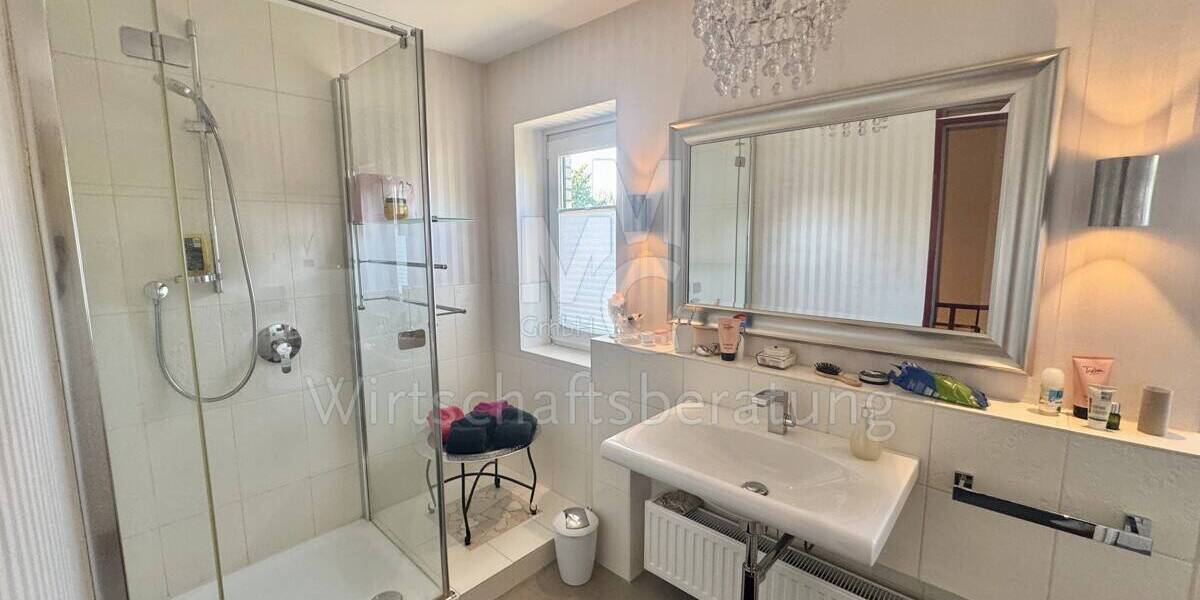 Einfamilienhaus Isernhagen / Altwarmbüchen Altwarmbüchen - 6 Zimmer, 151 m&sup2;, 649.000&euro; | Angebot:26029239