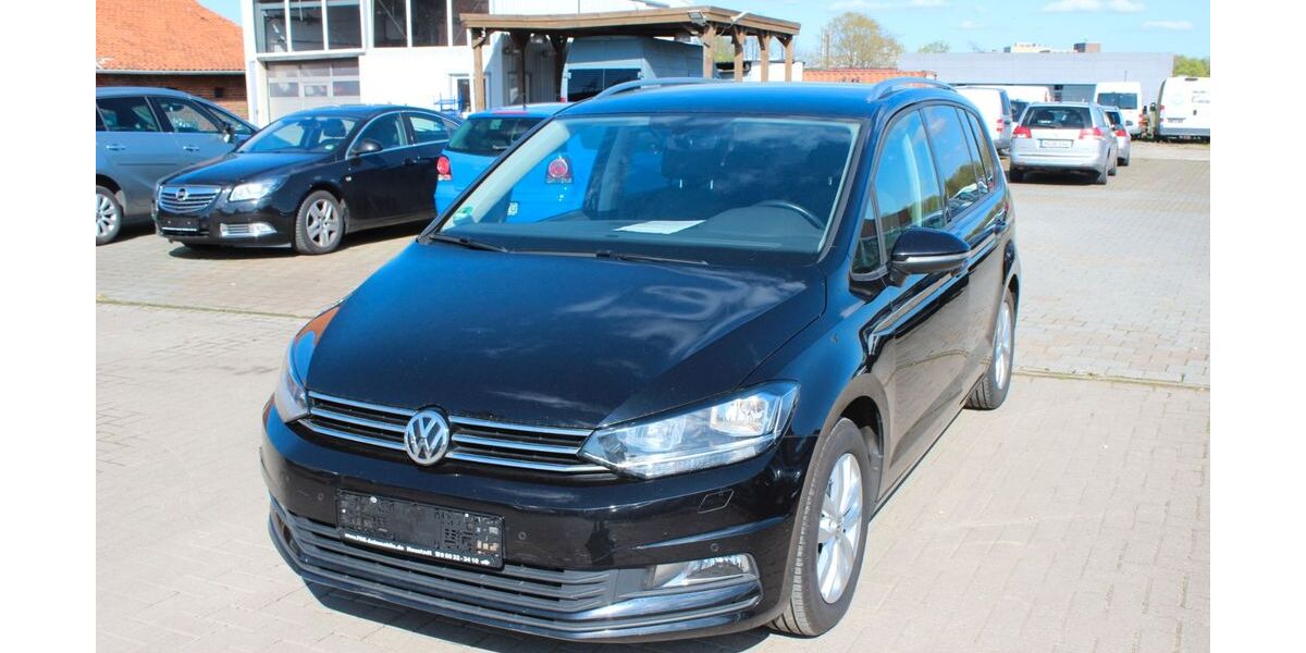 VW Touran 157.806 km 12.790 &euro; Neustadt am Rübenberge 31535