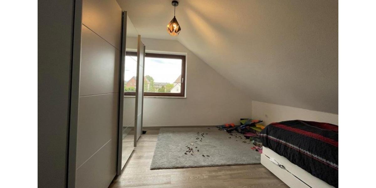 Dachgeschoßwohnung Seelze - 3 Zimmer, 82 m&sup2;, 850&euro; | Angebot:26446937