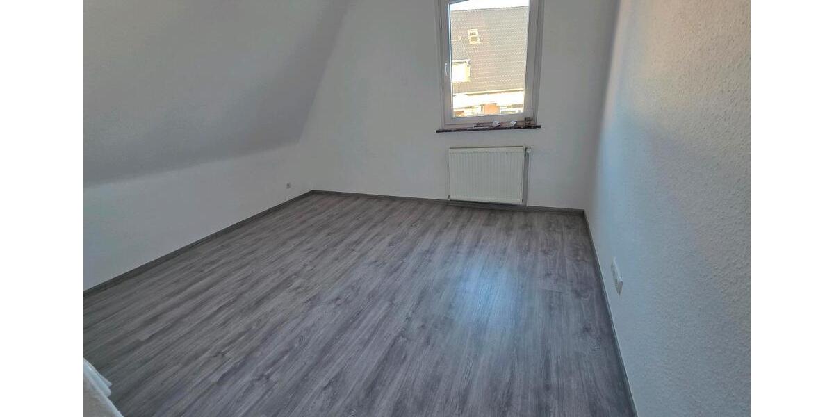 Dachgeschoßwohnung Garbsen - 3 Zimmer, 50 m&sup2;, 500&euro; | Angebot:25394105