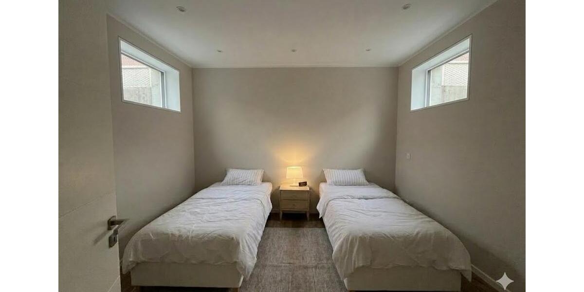 Hochparterre Hannover Herrenhausen-Stöcken - 3 Zimmer, 90 m&sup2;, 99&euro; | Angebot:25613466