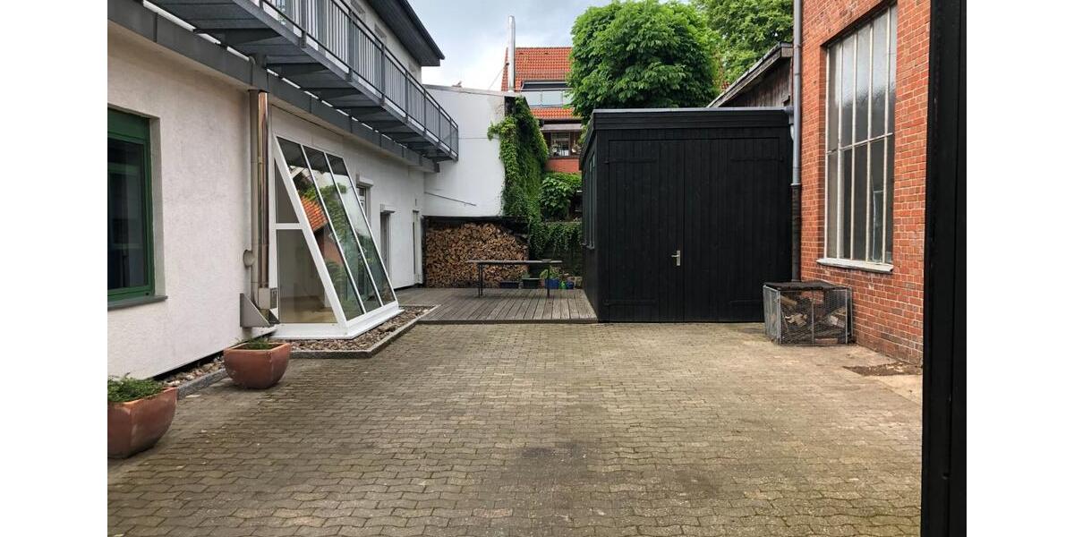 Einfamilienhaus Langenhagen - 8 Zimmer, 315 m&sup2;, 2.890&euro; | Angebot:24646854