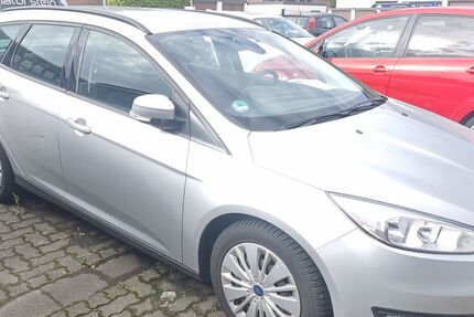 Ford Focus 182.000 km 5.900 &euro; Garbsen 30827