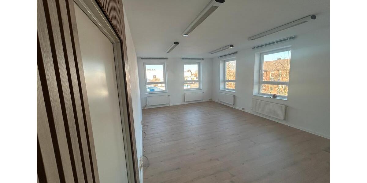 Gewerbeobjekt Garbsen Berenbostel - 1.800&euro; | Angebot:25861599