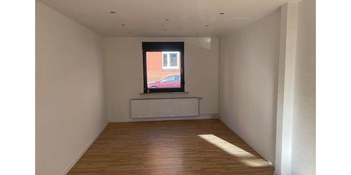 Erdgeschoßwohnung Hannover Herrenhausen-Stöcken - 3 Zimmer, 100 m&sup2;, 1.200&euro; | Angebot:26421306
