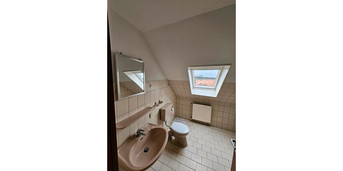 Dachgeschoßwohnung Steimbke - 2 Zimmer, 65 m&sup2;, 400&euro; | Angebot:26003935