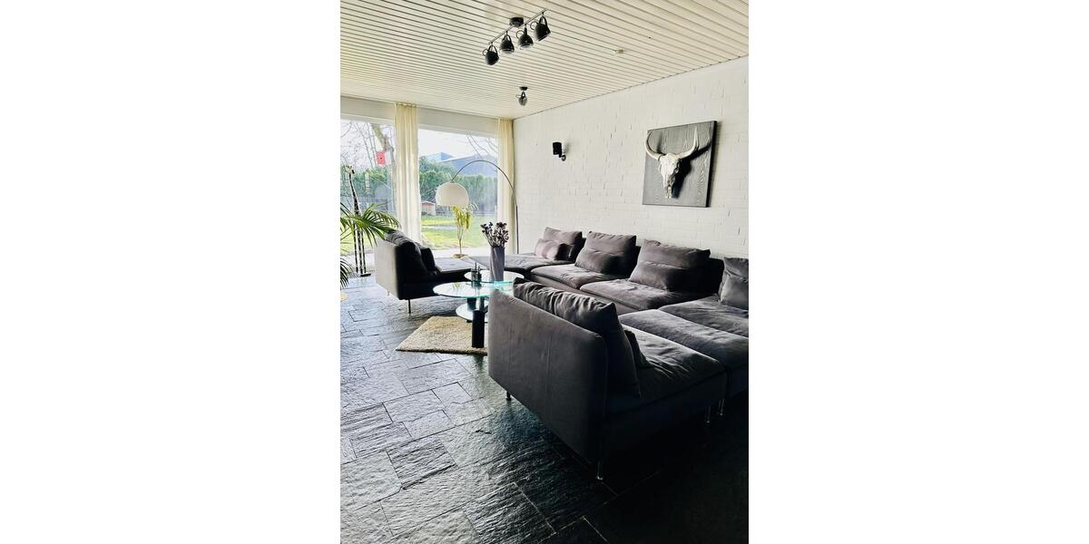 Etagenwohnung Isernhagen - 6 Zimmer, 255 m&sup2;, 2.500&euro; | Angebot:25381857