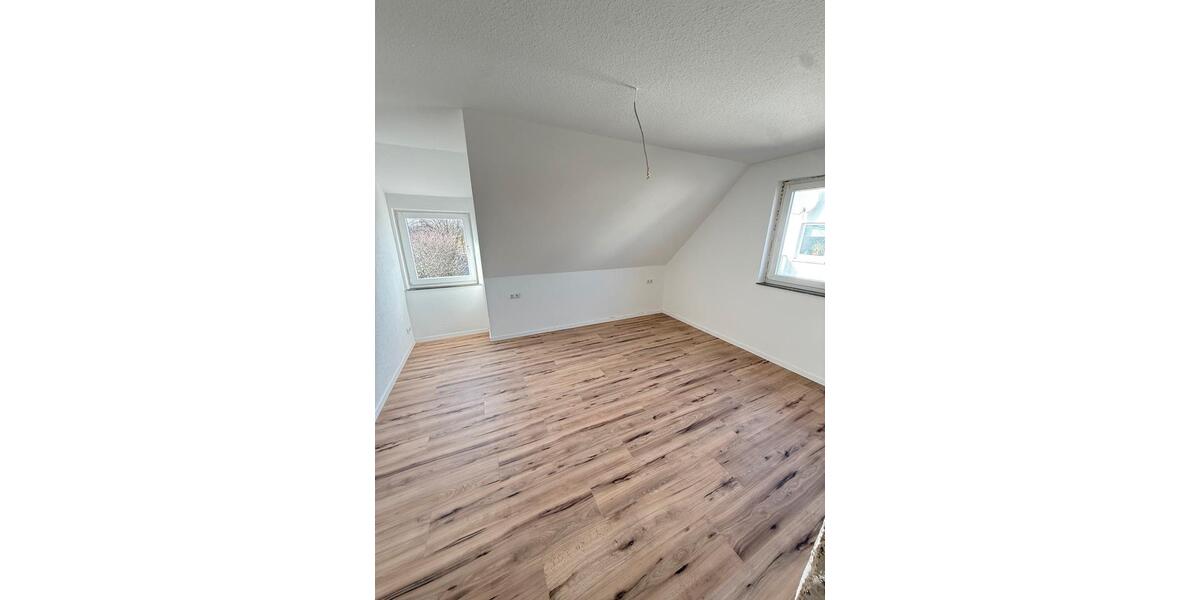 Dachgeschoßwohnung Stadthagen - 4 Zimmer, 86 m&sup2;, 900&euro; | Angebot:25715044