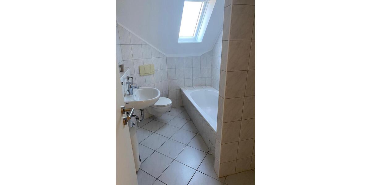 Dachgeschoßwohnung Lehrte - 3 Zimmer, 78 m&sup2;, 830&euro; | Angebot:25613292