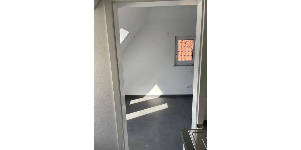 Dachgeschoßwohnung Burgdorf - 2 Zimmer, 100 m&sup2;, 750&euro; | Angebot:26477620