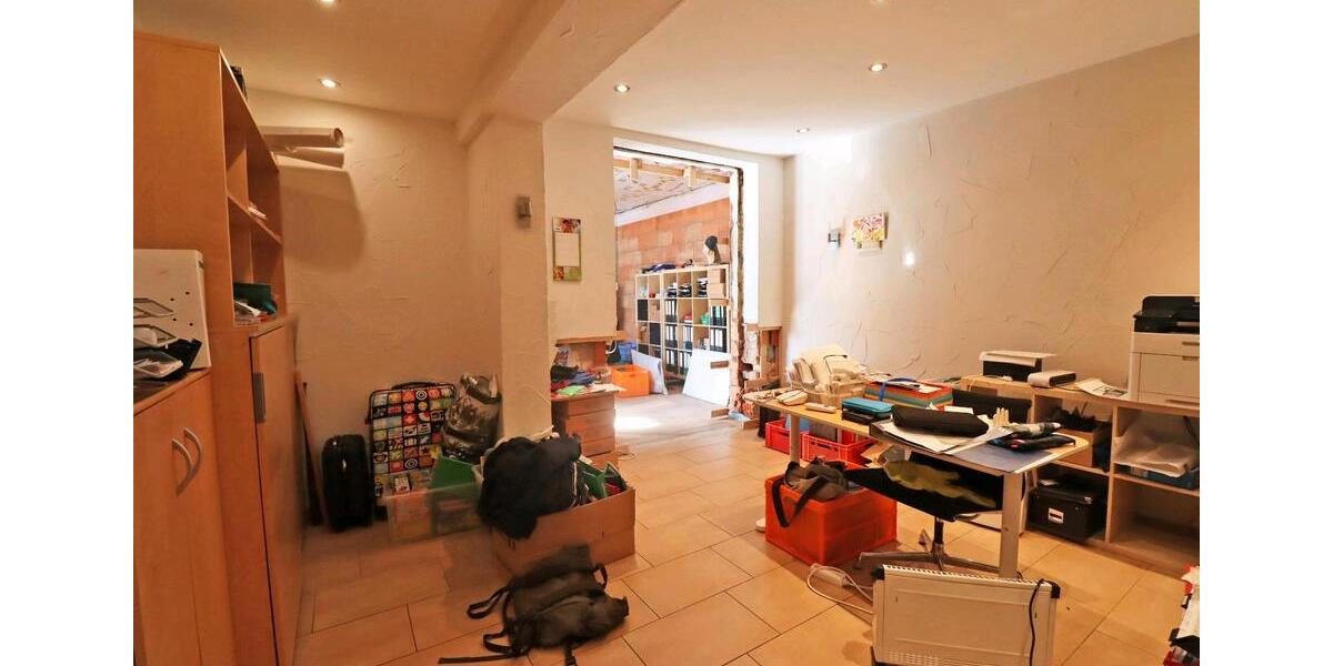 Einfamilienhaus Wunstorf - 6 Zimmer, 250 m&sup2;, 360.000&euro; | Angebot:24977586