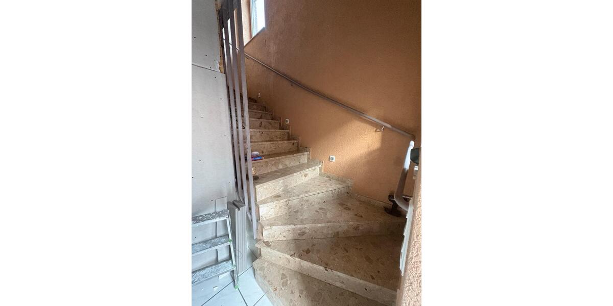 Etagenwohnung Lehrte - 4 Zimmer, 102 m&sup2;, 900&euro; | Angebot:25179397