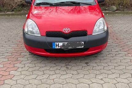 Toyota Yaris 94.000 km 2.100 &euro; Garbsen 30823