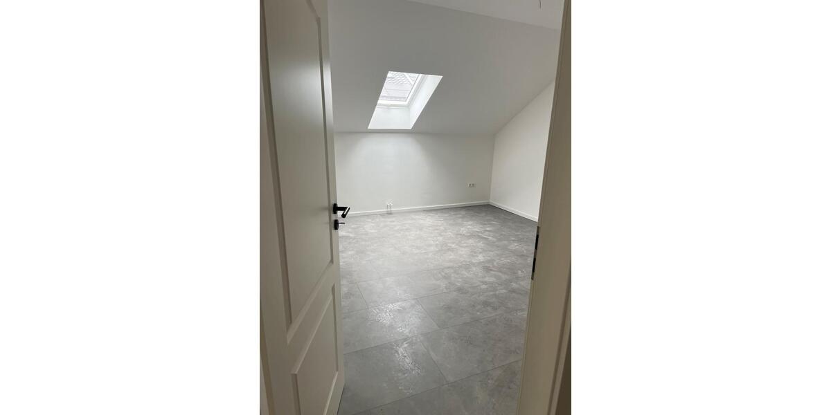Dachgeschoßwohnung Langenhagen Engelbostel - 3 Zimmer, 80 m&sup2;, 1.200&euro; | Angebot:26358232