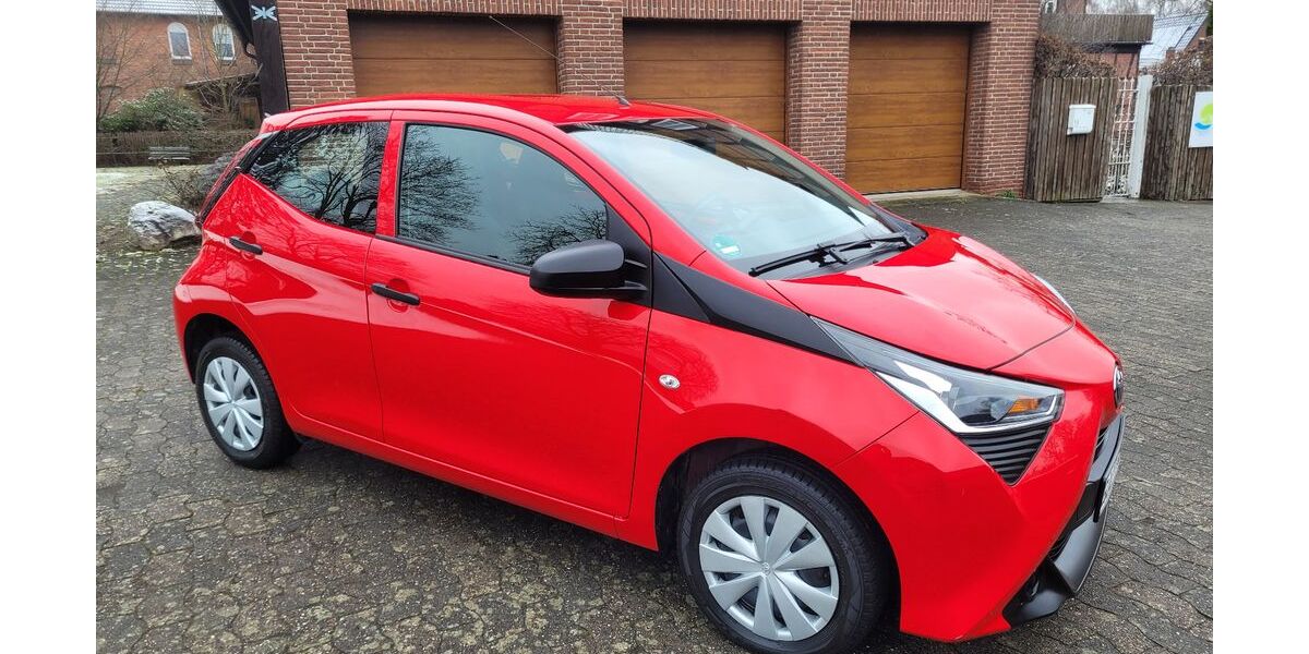 Toyota Aygo (X) 15.431 km 8.999 &euro; Isernhagen 30916