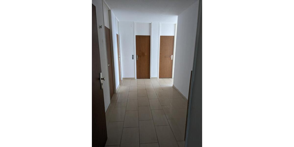 Etagenwohnung Lehrte - 3 Zimmer, 98 m&sup2;, 890&euro; | Angebot:25206445