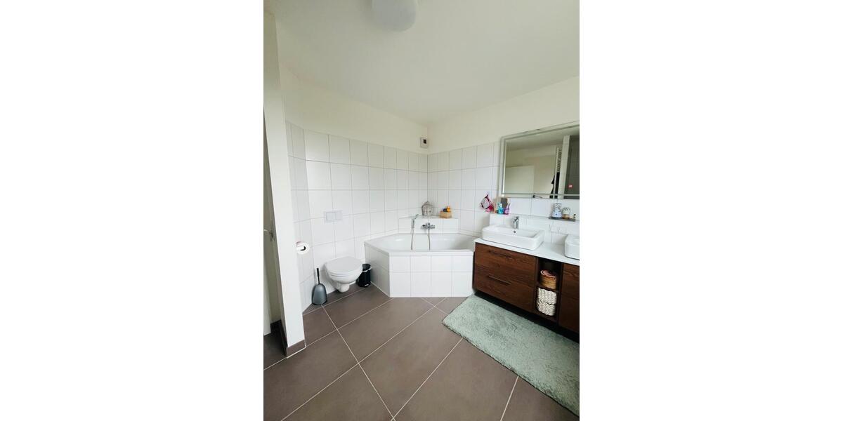 Reihenhaus Hannover Herrenhausen-Stöcken - 3.5 Zimmer, 116 m&sup2;, 1.600&euro; | Angebot:25422938