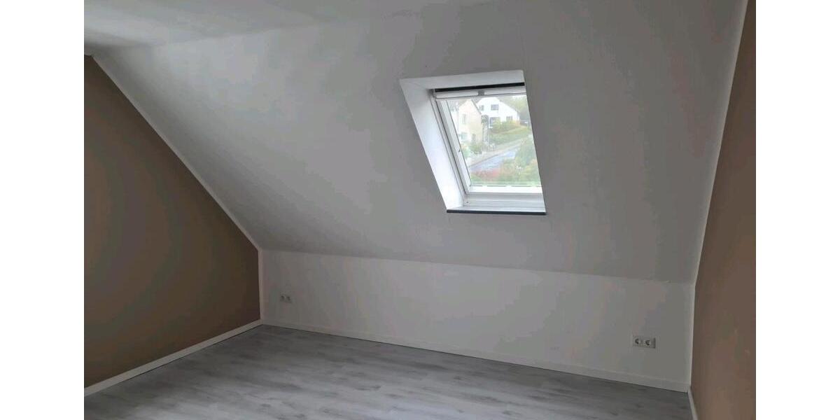 Etagenwohnung Seelze - 3 Zimmer, 107 m&sup2;, 850&euro; | Angebot:26368154