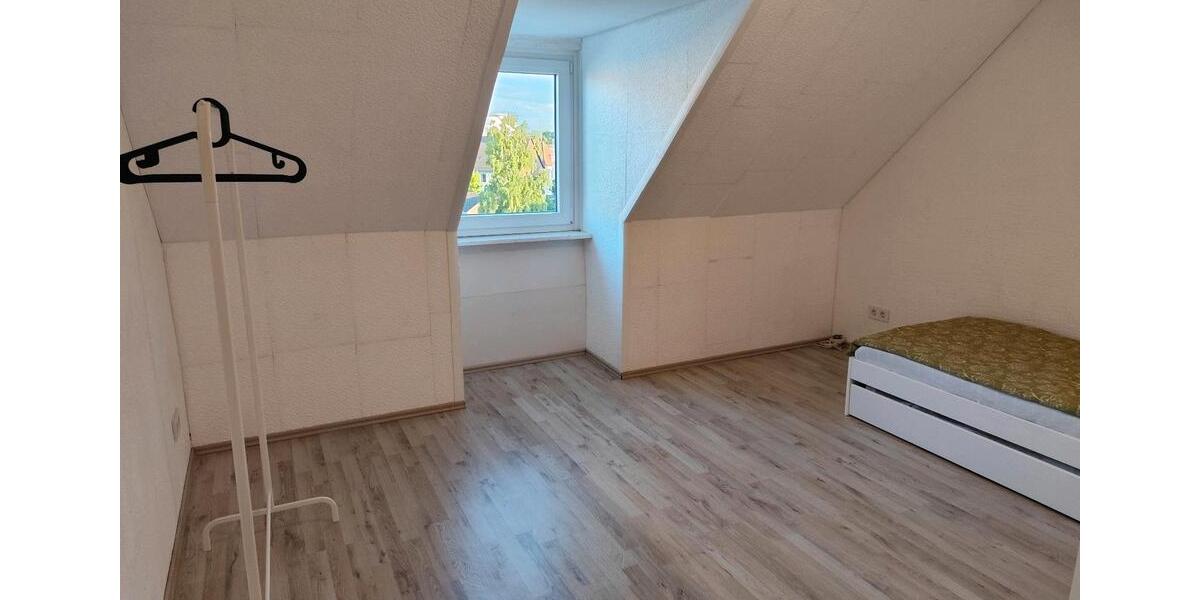 Dachgeschoßwohnung Seelze - 2 Zimmer, 43 m&sup2;, 660&euro; | Angebot:25894560