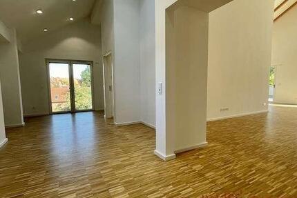 Haus Neustadt am Rübenberge - 3 Zimmer, 215 m&sup2;, 1.935&euro; | Angebot:24427743