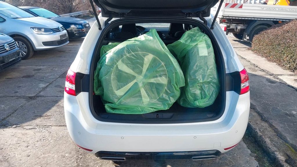 Peugeot 308 158.700 km 9.791 &euro; Hannover 30453