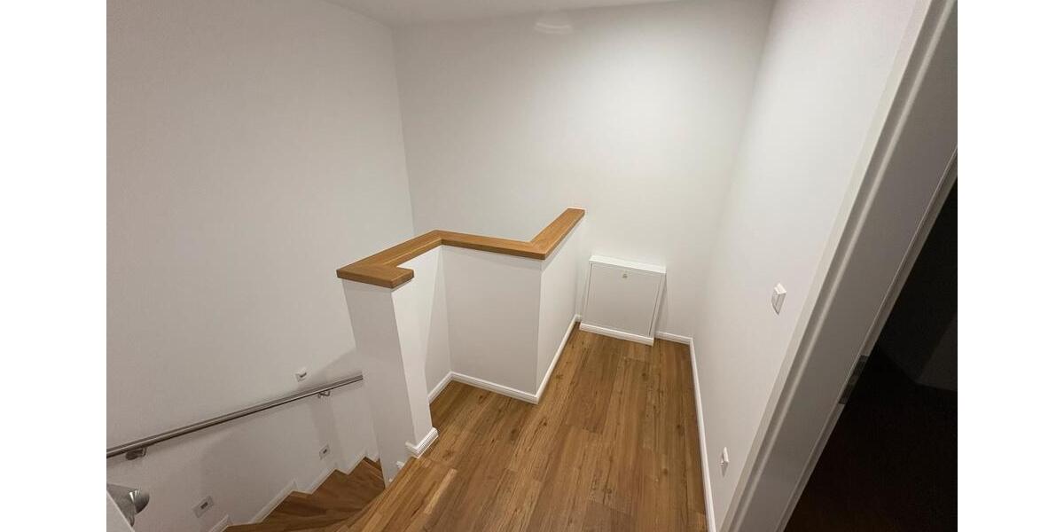 Reihenhaus Garbsen Berenbostel - 6 Zimmer, 156 m&sup2;, 1.900&euro; | Angebot:25882472