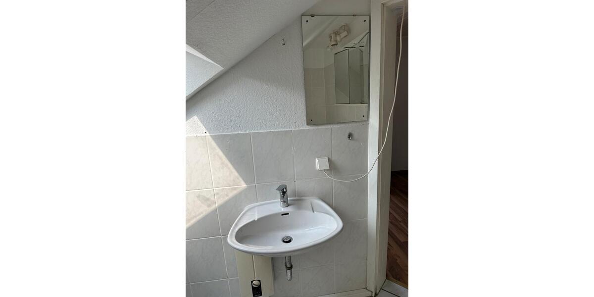 Dachgeschoßwohnung Wedemark - 2.5 Zimmer, 67 m&sup2;, 580&euro; | Angebot:25922657
