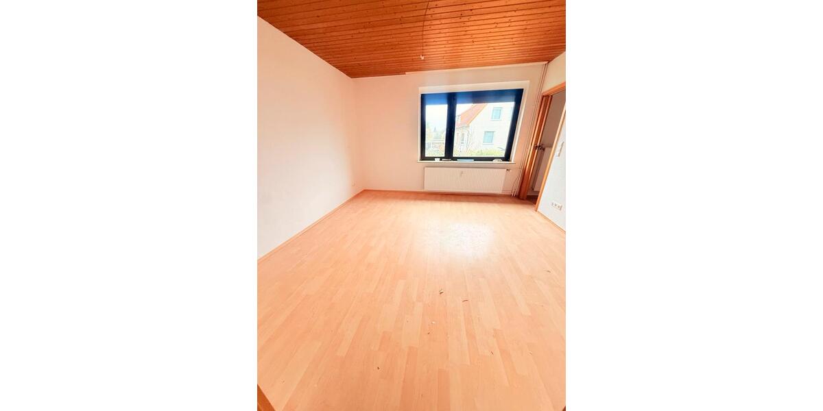 Erdgeschoßwohnung Garbsen Berenbostel - 4 Zimmer, 112 m&sup2;, 1.500&euro; | Angebot:25988525