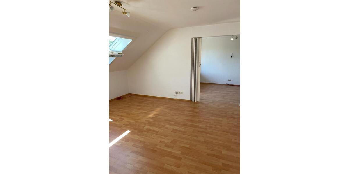 Dachgeschoßwohnung Garbsen Berenbostel - 2.5 Zimmer, 70 m&sup2;, 650&euro; | Angebot:25794493