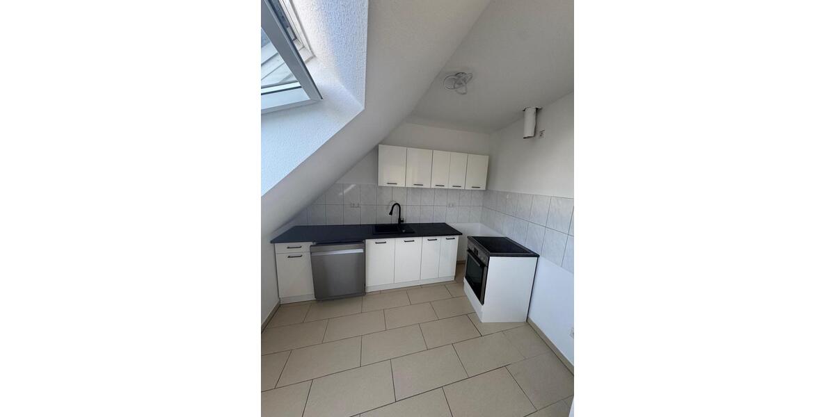 Dachgeschoßwohnung Lehrte - 2 Zimmer, 60 m&sup2;, 600&euro; | Angebot:25232076