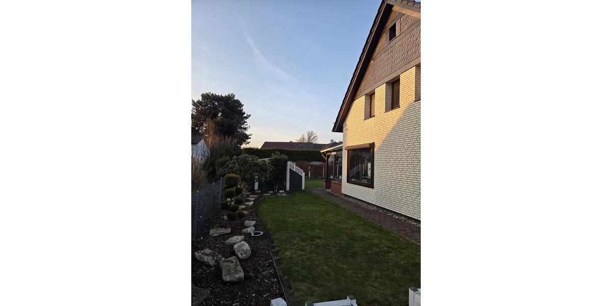 Einfamilienhaus Hannover Bothfeld-Vahrenheide - 6 Zimmer, 190 m&sup2;, 2.300&euro; | Angebot:25856106