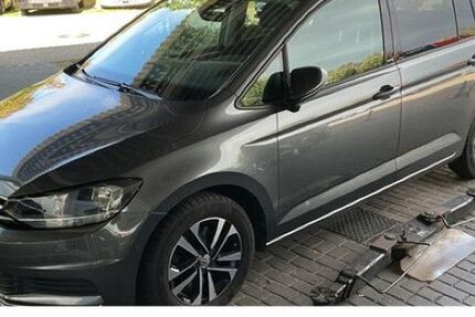VW Touran 111.936 km 17.890 &euro; Langenhagen 30853