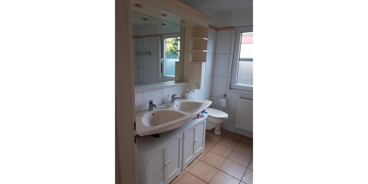 Erdgeschoßwohnung Burgdorf - 4 Zimmer, 105 m&sup2;, 1.300&euro; | Angebot:25988546