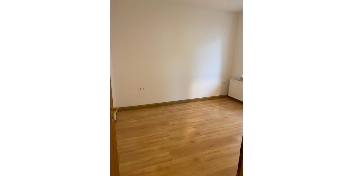 Hochparterre Hannover - 3 Zimmer, 67 m&sup2;, 830&euro; | Angebot:25921425