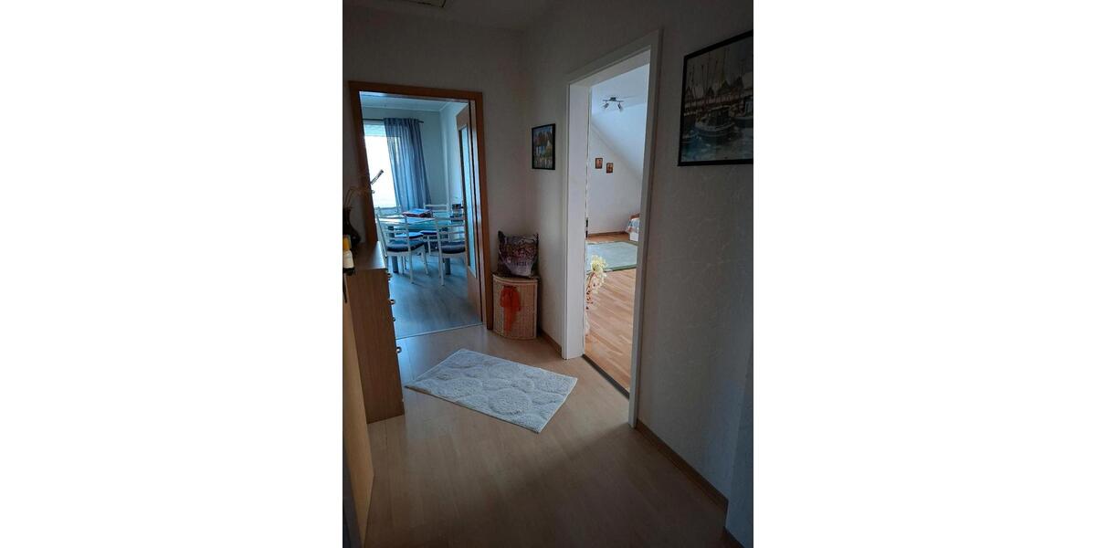 Dachgeschoßwohnung Sarstedt - 3 Zimmer, 86 m&sup2;, 50&euro; | Angebot:24408482