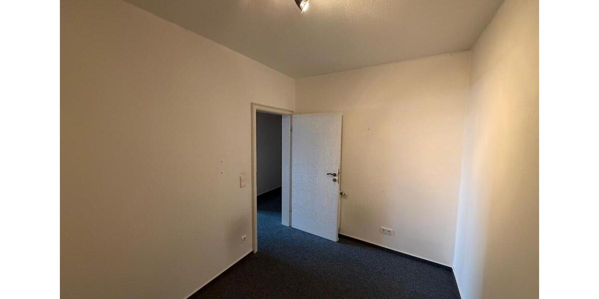 Etagenwohnung Garbsen Berenbostel - 7 Zimmer, 230 m&sup2;, 2.300&euro; | Angebot:25782516
