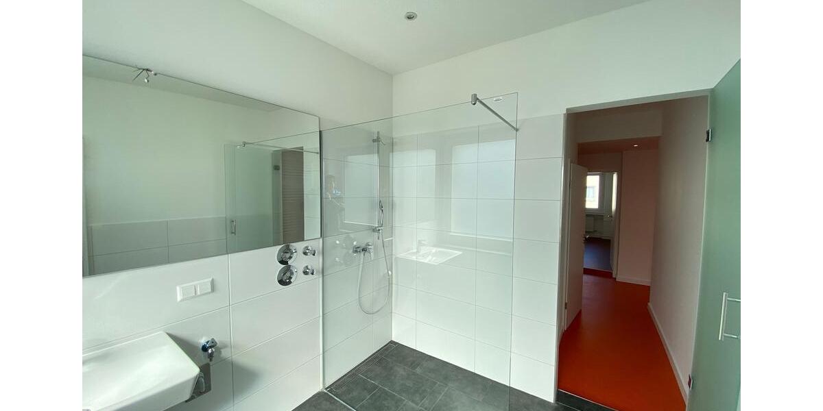 Dachgeschoßwohnung Hannover Vahrenwald-List - 10 Zimmer, 277 m&sup2;, 3.200&euro; | Angebot:26455818