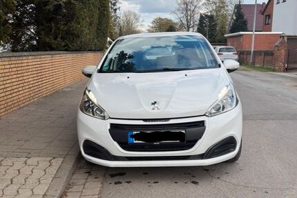 Peugeot 208 121.800 km 3.850 &euro; Hannover 30419