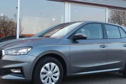 Skoda Fabia 10.000 km 16.480 &euro; Langenhagen / Kaltenweide 30855