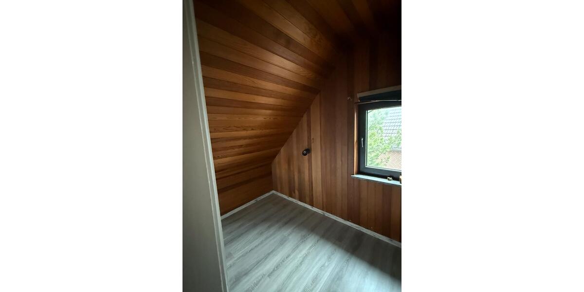 Dachgeschoßwohnung Springe - 2.5 Zimmer, 83 m&sup2;, 750&euro; | Angebot:25806695