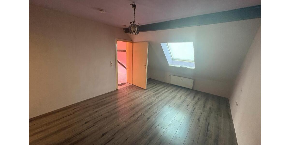 Etagenwohnung Springe - 3 Zimmer, 85 m&sup2;, 795&euro; | Angebot:25237570