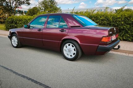 Mercedes-Benz 190 144.000 km 15.200 &euro; Springe 31832